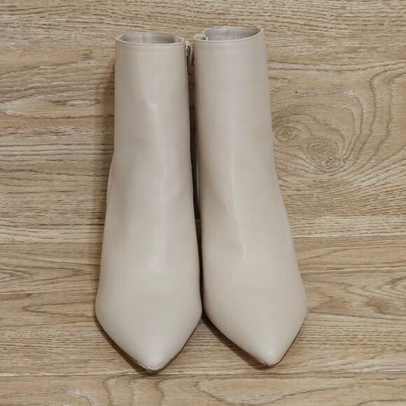 Madden Girl Ivory Bonnie Pointed Toe Block Heel Dress Booties Size 11 Boots - Picture 2 of 11